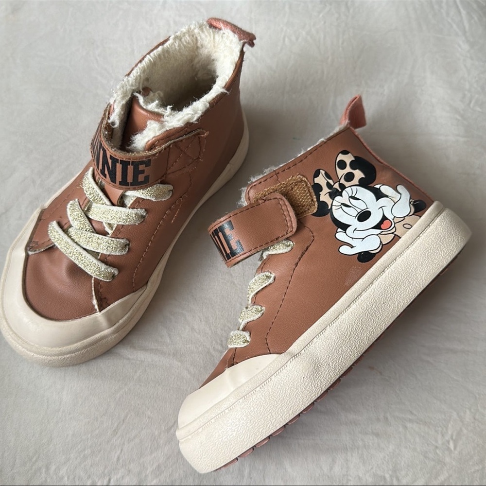 Minnie Mouse toddler girl shoes size 7.5